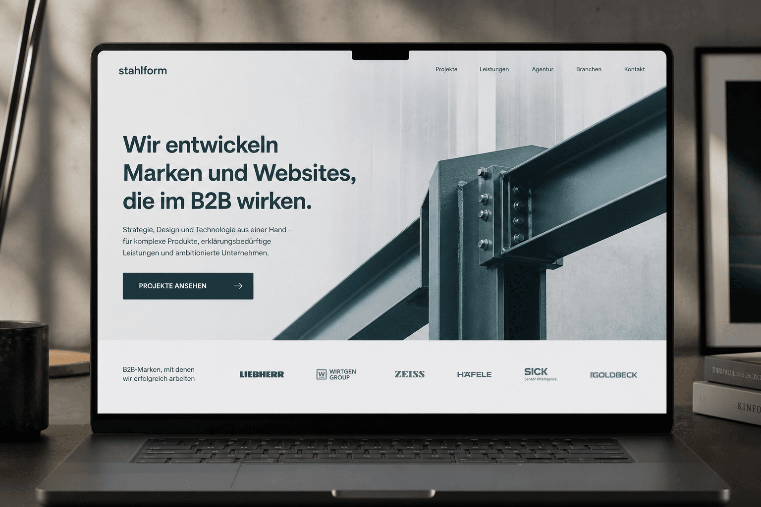 Klare Webseite als Tür zur Praxis